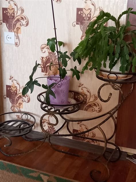 Продам подставку для цветов