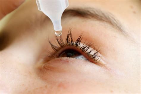 La blefaritis y su tratamiento - Blog de Inma Vinue, farmacéutica