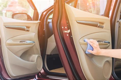 Топ средств для химчистки салона автомобиля, рейтинг лучших очистителей