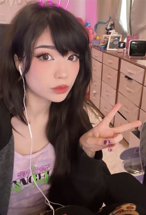 Emiru : r/twitchasians