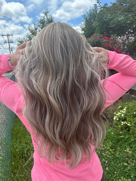 20 Modern Brunette Hairstyles and Hair Color Trends for 2024 26