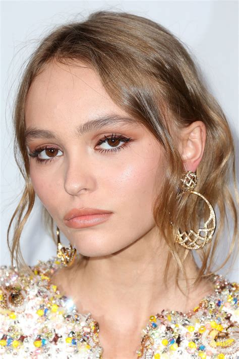 莉莉-罗丝·德普 (Lily-Rose Depp) 角色解析、出演作品、人物照片 - 剧面