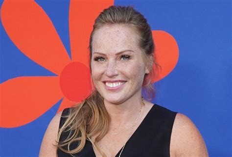 Mina Starsiak - Bio, Net Worth, Salary Age, Height, Weight, Wiki ...