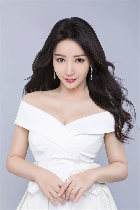Liu Yan Hot Photo Album - iNEWS