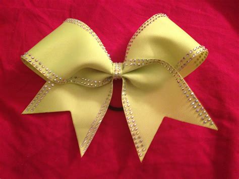 Green bow with silver gems | Flower crafts, Green bows, Crafts