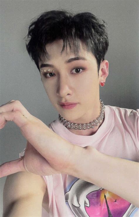 Pin em Бан чан/ Bang Chan 🍀