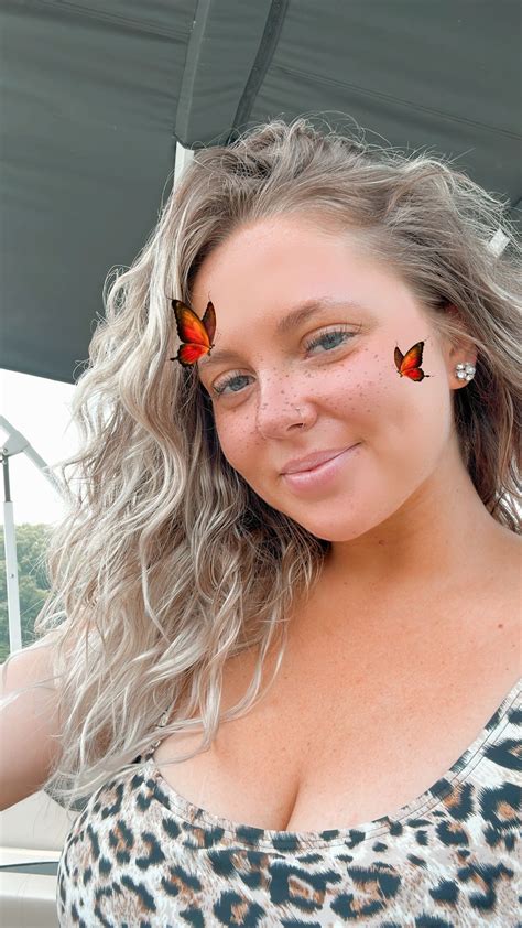 Teen Mom Jade Cline shows off major cleavage in low-cut bikini top and