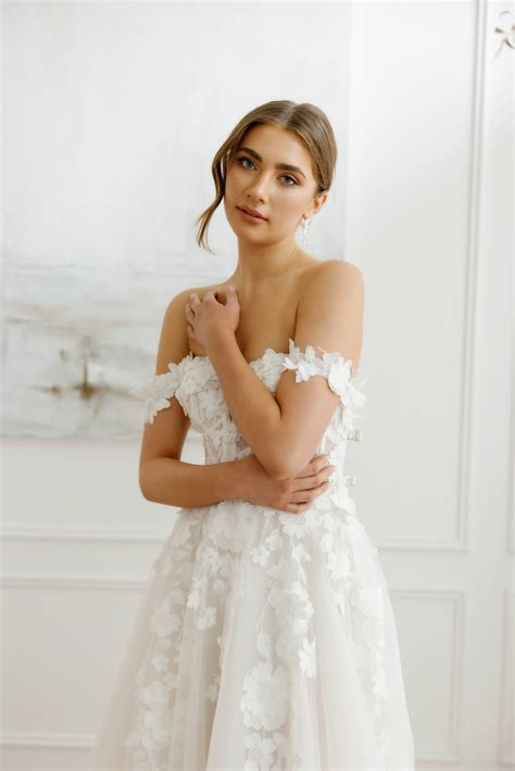 Aria wedding dress 60 photos - Vianawedding.com