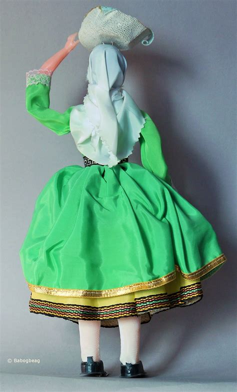 Greece: Greek woman with basket (2) – National costume dolls