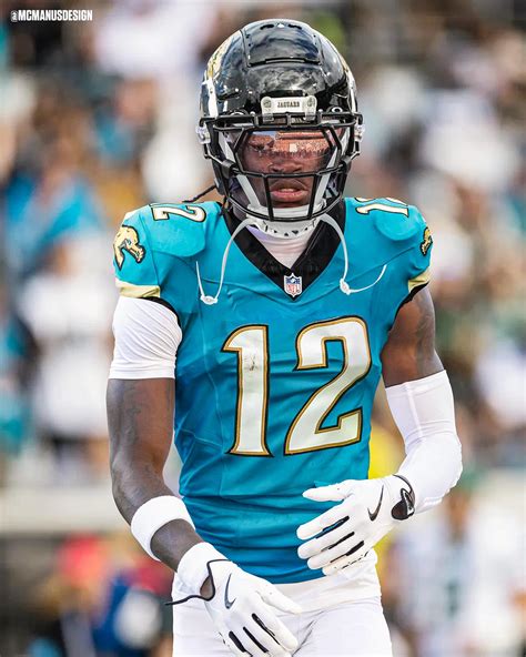 Joe McManus | 📸 First Look at Travis Hunter in the #Jaguars throwback