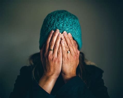 how to pronounce worrying