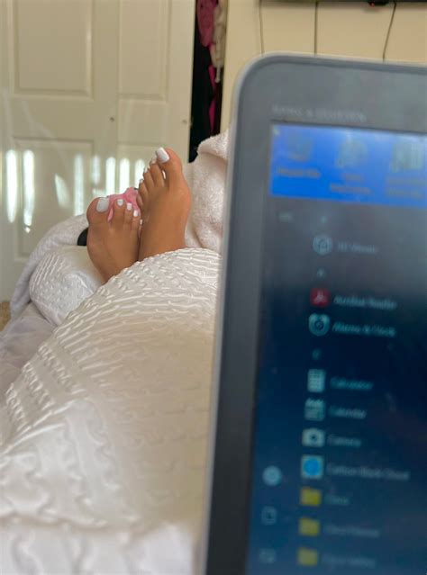 Pretty Yonna - Foot Adoration, Foot Fetish Directory and Foot Fetish