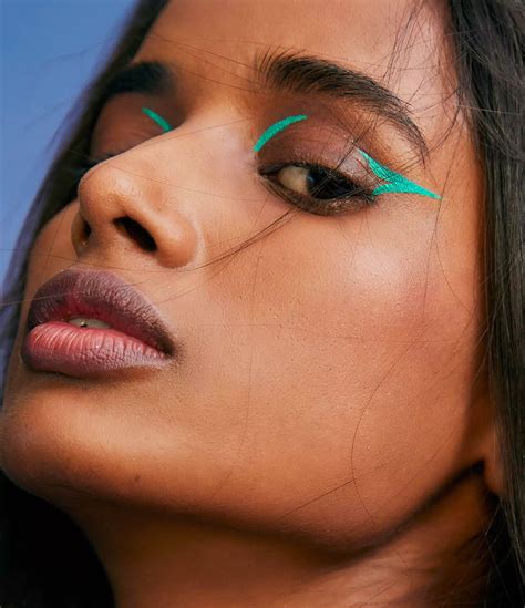 choose coloured eyeliners