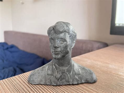 Бюст Есенина
