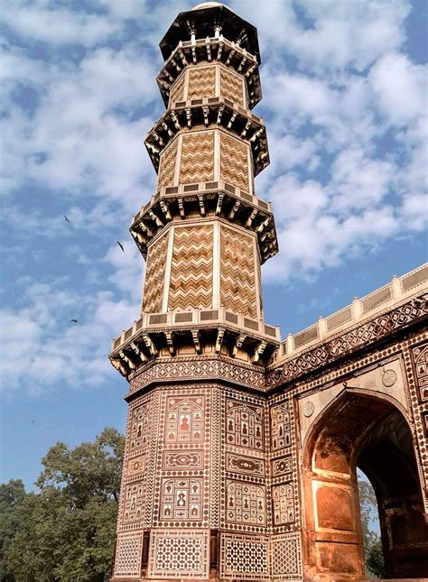 Top 8 Stunning Facts about the Tomb of Jahangir