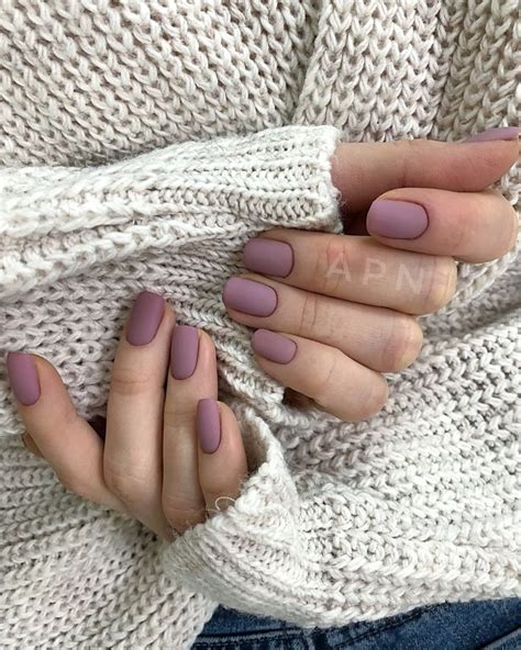 Красивый однотонный 💅🏻маникюр | Дизайнерские ногти, Красивые ногти ...
