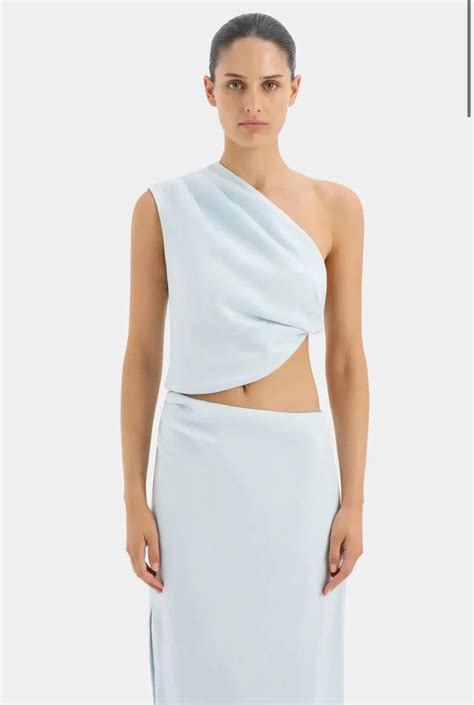 sir  label dress hire rent luxury outfits  volte