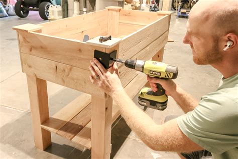 How to build a DIY elevated garden bed