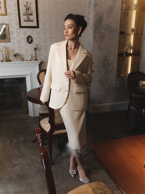 Однобортный жакет с акцентными пуговицами :: LICHI - Online fashion store