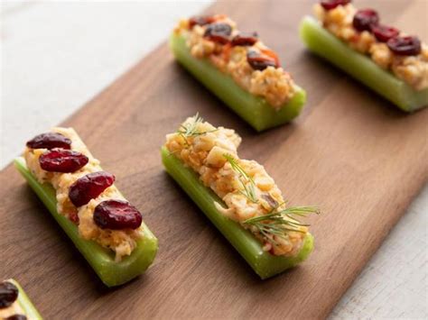 Овощные палочки с сырным соусом - рецепт от Гранд кулинара