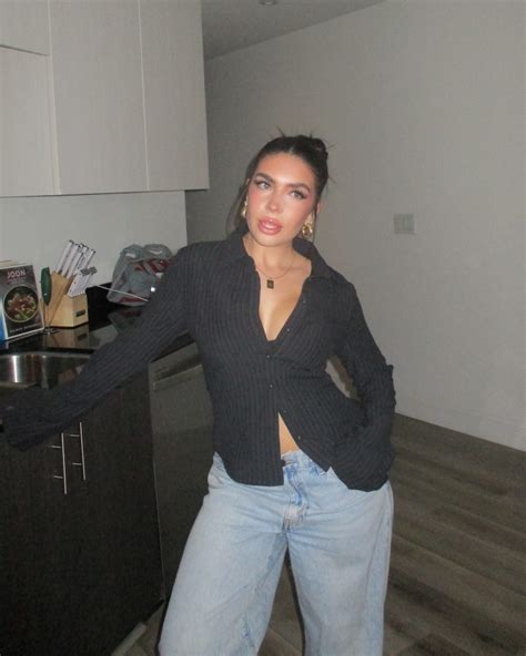 Lila Geller (@lilsyourfav) • Instagram photos and videos