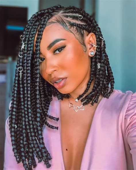 Trança Box Braid Curta - Box Braids Chanel | Tranças bob, Estilo de trança, Tranças curtas