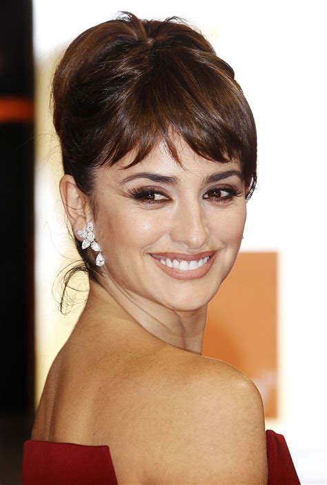 Fashion Of This Week: Penelope Cruz Hot at The Orange British Academy
