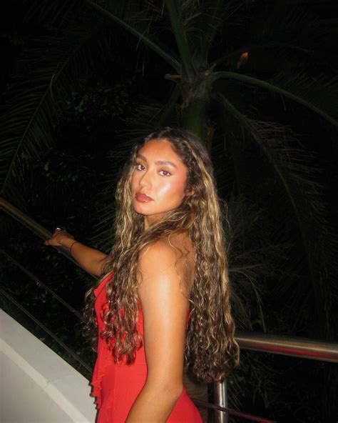 angela baron | feliz inicio de semana verdolagas💚🤍 | Instagram