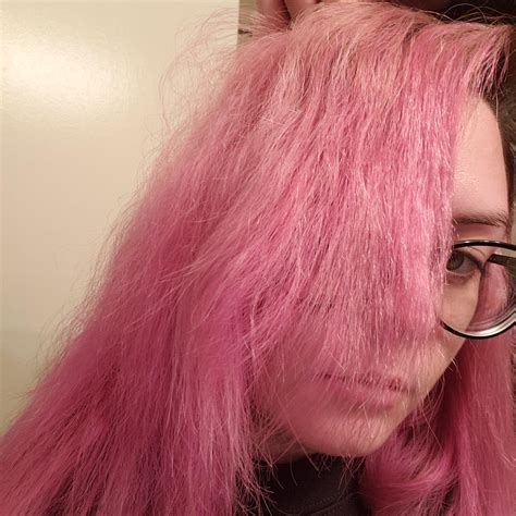 Professional advice on how to achieve perfect colored hair tips at home 4