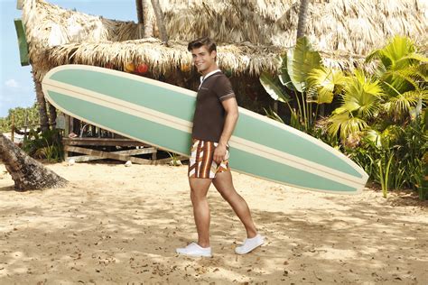 Detalii picante despre Garrett Clayton din Plaja Adolescentilor!