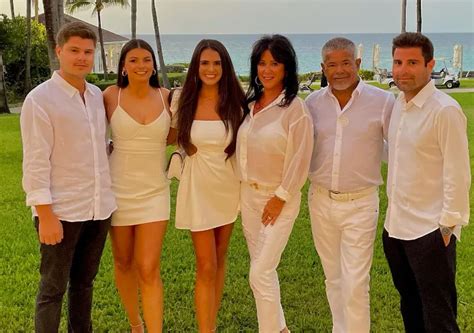 Lee Najjar Wife, Age, Height, Weight, Net Worth, Career, And Full Bio ...