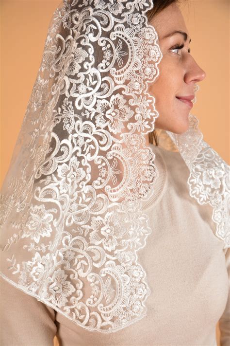 TRIANGLE IVORY VEIL – MariaVeils