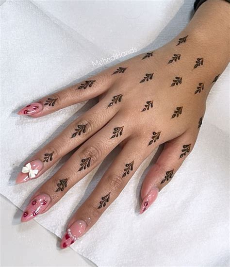 simple henna ideas  stylish expressions charming pattern henna