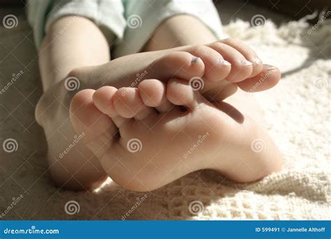 piedi delle ragazze immagine stock immagine  corpo punte