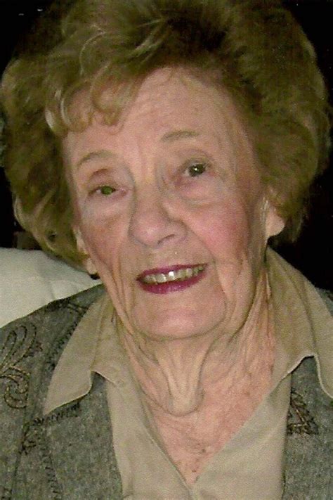 Laura Dore's Instagram, Twitter & Facebook on IDCrawl