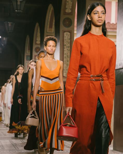 Gabriela Hearst Menggaris Standar Kesadaran Lingkungan Di Industri Mode