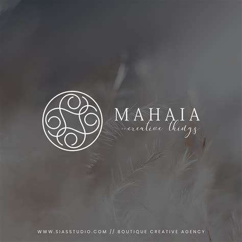 Mahaia - Logo design con elegante elemento circolare - Sias Studio