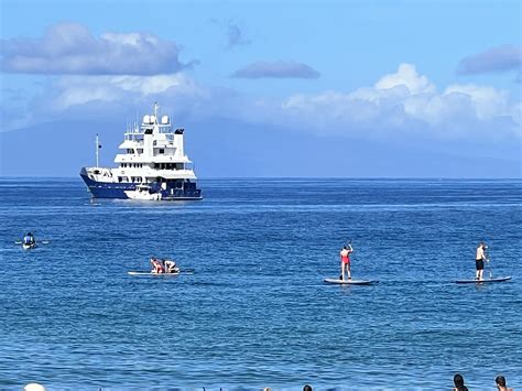 Spotted near Wailea, Maui. ID? : r/yachtporn