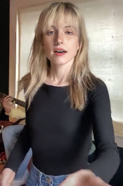 Her face and body is the perfect combination, i really want to cum on