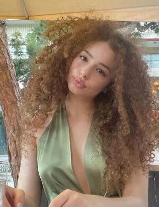 how much is eliana kalogeras net worth