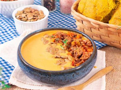 Pão De Casca Dura Também Usado Para Tomar Sopa - Sopa de Abóbora com Carne e Pão de Casca de Abóbora - Receitas de ...