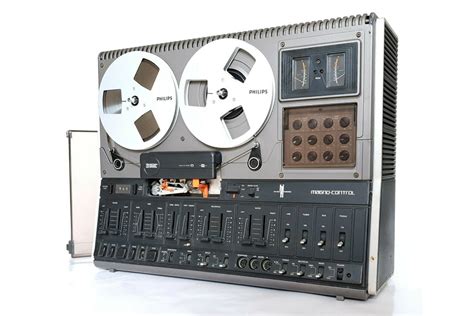 Philips – самые известные бобинники. А также CD-плееры и другой винтаж ...