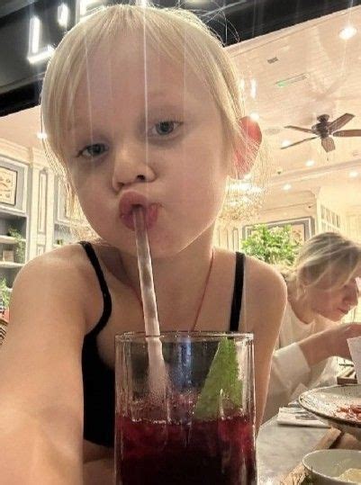 Вася + лимонад = ням | Смешные лица детей, Детские мемы, Мемы