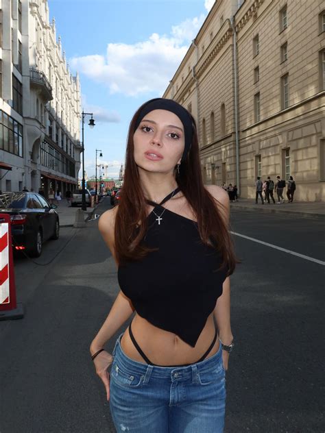 Алёна Бобровская (@i_am_bobriha) • Instagram photos and videos