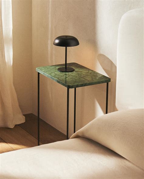 Το μαρμάρινο τραπεζάκι από τα Zara Home που θα αντικαταστήσει το ...