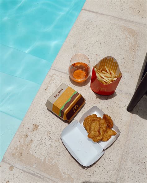 Sam Schnur | golden tan & arches | Instagram