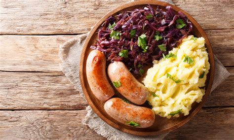 Свиные колбаски с пряными перцами: рецепт от Шефмаркет