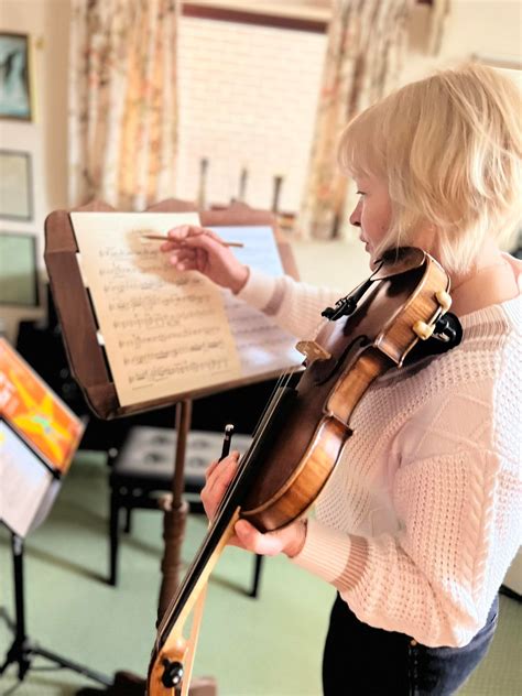 Violin Piano Teacher / Преподаватель игры на скрипке и фортепиано