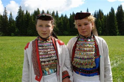 Марийцы-Mari people in Russia numbering 605 thousand. Pers. (2002), a ...