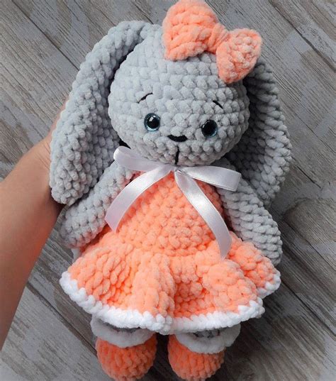Вязаные игрушки крючком из плюшевой пряжи схемы и описание фото